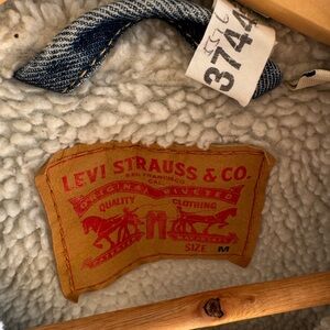 Levi's Sherpa Lined Denim Trucker Jacket | Size M | Vintage Style